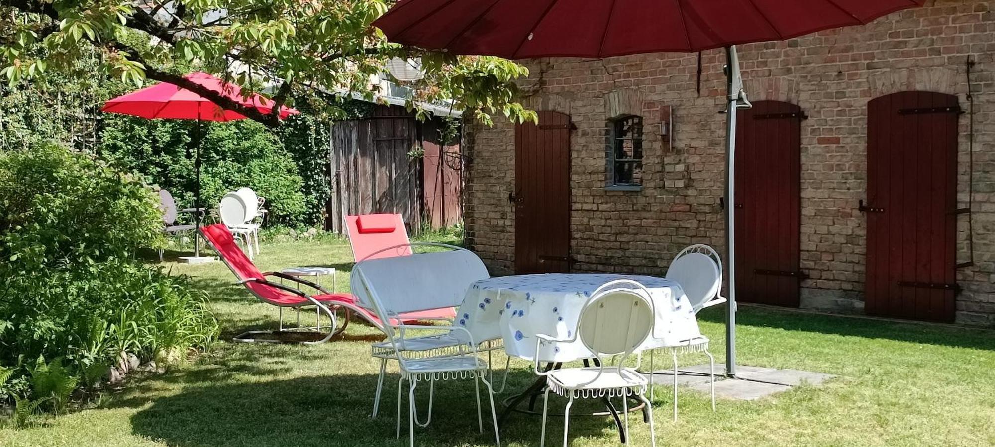 Schlossparkferienwohnungen Rheinsberg Mit Garten Exterior photo